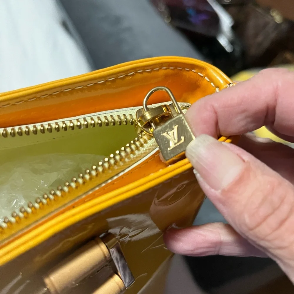 Louis Vuitton vernis yellow tote authentic COA is available - Picture 5 of 10